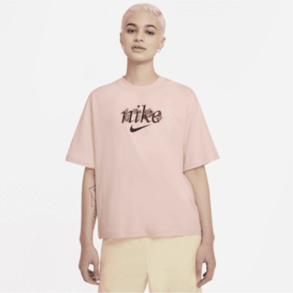 Nike Women's Boxy T-Shirt
